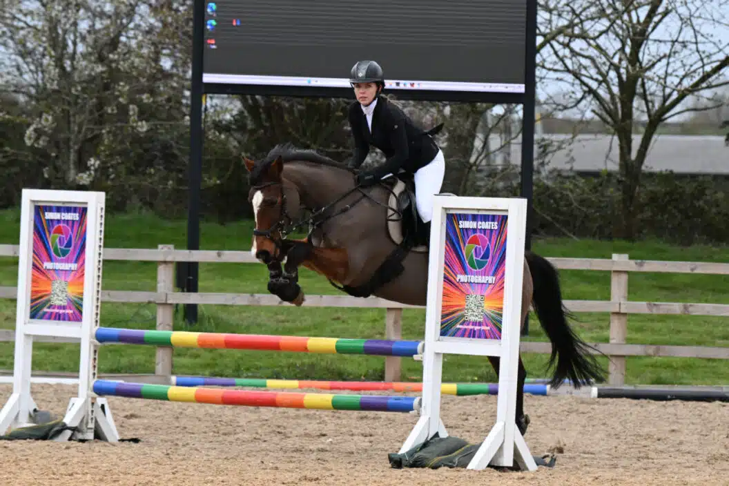 unaffiliated showjumping photography